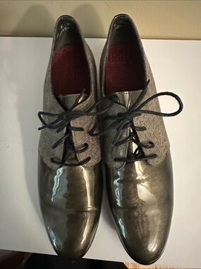 Munro Metallic Green and Gray Women’s Oxford Dress Shoes
